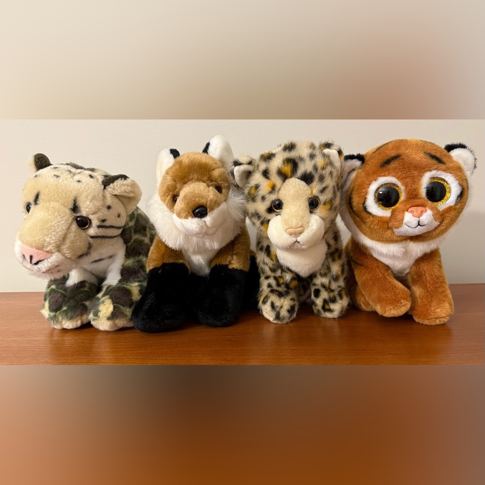 Lot of 4 Wild Baby Cat Fox Stuffed Animals Plush Wild Republic Ty Tigers Fox